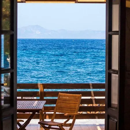 Nisyros White Wave Case de vacanță