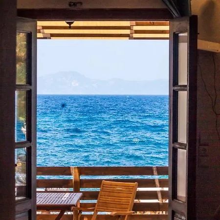 Nisyros White Wave * Mandrákion