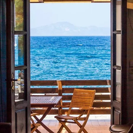 Nisyros White Wave Mandrákion