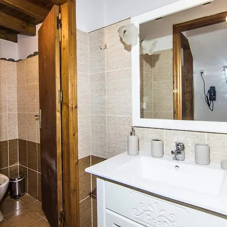 Nisyros White Wave * Mandrákion